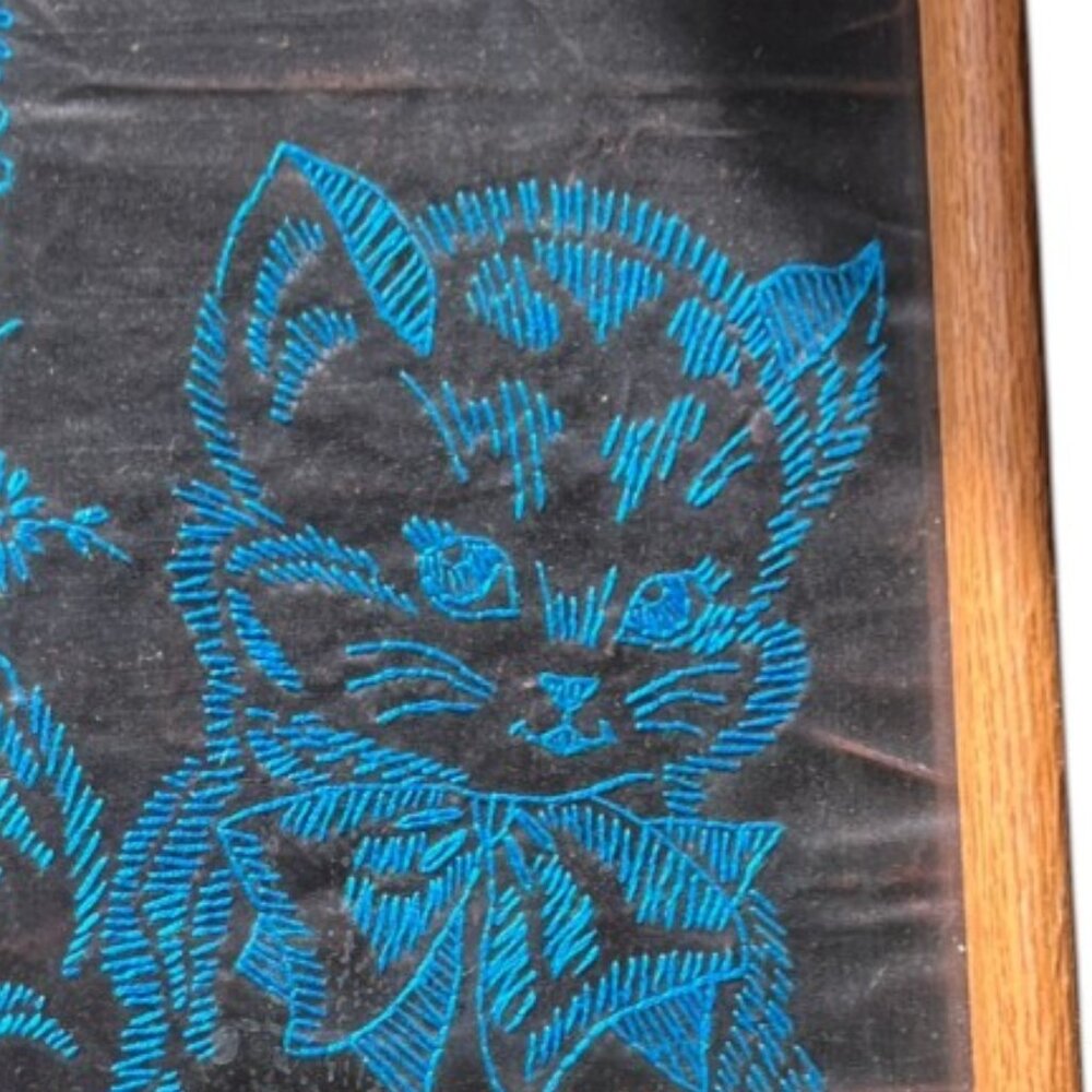 Vtg 1970s Embroidered Kittens Wall Art Framed Blue Crewel Stitch Black Fabric - Picture 5 of 14